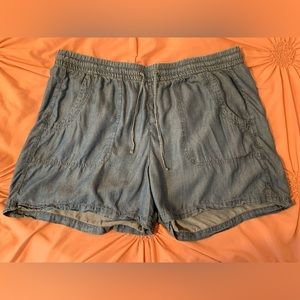 EVRI Women’s Faux Denim Pull-on Shorts